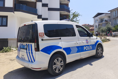 Denizli'de takılmayan cam korkuluk boşluğundan aşağıya düşen çocuk yaralandı