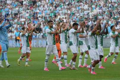 Bursaspor-Shakhtar Donetsk maçında dostluk kazandı