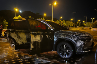 Şarjdaki elektrikli otomobilde yangın ve patlama