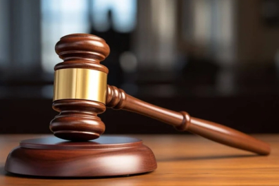 Bursa'da çay bardağını masaya sertçe koyduğu için kovulan işçi mahkemeye gitti