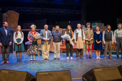 Açıkhava'da 'Cimri'ye alkış yağmuru