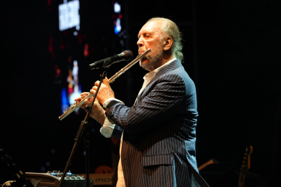 Açıkhava'da Fatih Erkoç'tan zamansız şarkılar