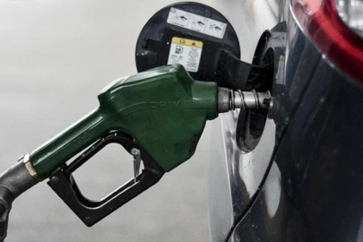 Benzine 1,56 lira zam: Pompa fiyatlarına yansıdı