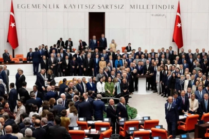 Çerçeve yasa oylamasının sonuçları belli oldu: Yeni Parti'de ret sayısı kabul sayısını geçti