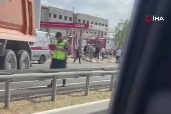 Ankara’da midibüs ile kamyon çarpıştı: 1 ölü, 16 yaralı