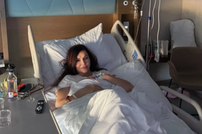 Balkondan düşmüştü! Deniz Seki hastaneden fotoğraf paylaştı