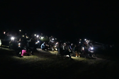 Binlerce kişi Perseid meteor yağmurunu izlemek için Yenişehir’e akın etti