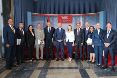 Yeni rektörlerin mazbataları verildi