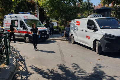 Eskişehir'de hatalı park ambulansa geçit vermedi