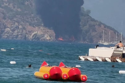 Fethiye'de gezi teknesi alev aldı: 115 kişi denize atladı
