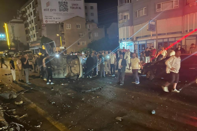 Bursa'da kırmızı ışık ihlali kaza getirdi! 1’i ağır 5 yaralı...