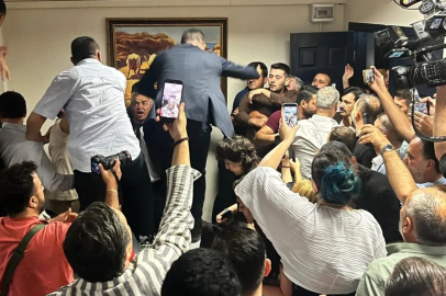 İzmir Menderes Belediyesi AK Parti'ye geçti! Seçim sırasında yumruklu kavga çıktı