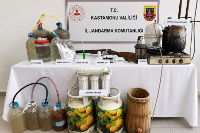 Kastamonu'da kaçak içki hazırlığına suçüstü: Çok sayıda malzeme ele geçirildi