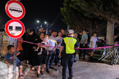 Kontrolden çıkan araç beton direğe çarptı: Sürücü sıkıştı