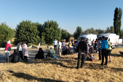 Afyon'da kontrolden çıkan yolcu otobüsü devrildi: Yaralılar var