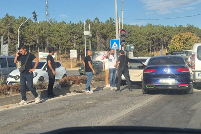 Eskişehir'de 3 aracın karıştığı kazada hasar oluştu