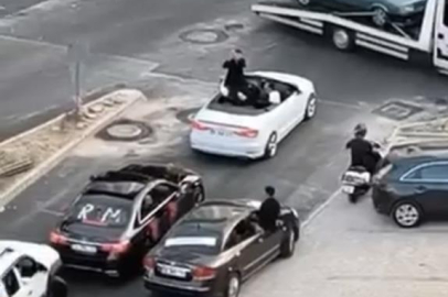 Bursa'da düğün konvoyu yolu trafiğe kapattı