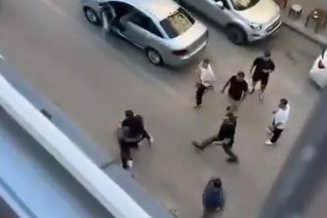 Trafik tartışması kavgaya dönüştü: Cadde adeta ringe döndü