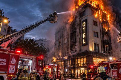 Bakırköy’de otel yangını: 12 kişi yaralandı