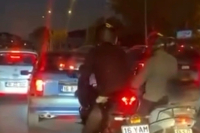 Bursa’da yol verme tartışması büyüdü: Motosikletliler otomobilin etrafını sardı
