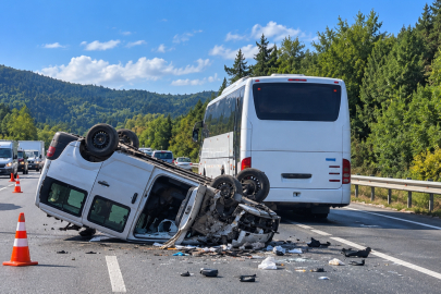 Bolu’da otoyoldaki feci kazadan acı haber: Üniversite öğrencisi yaşamını yitirdi