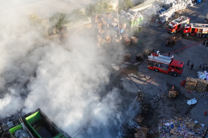 Bursa'da geri dönüşüm deposunda yangın
