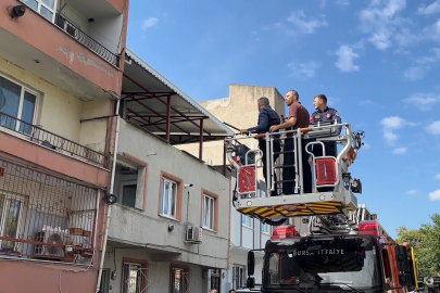 Bursa’da 2 saatlik ikna çabası: Hastaneye gitmemek için kendini eve kilitledi
