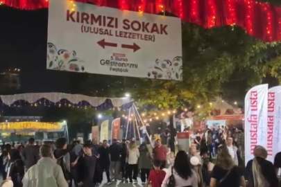 Bursa Gastronomi Festivali'nde akşam yoğunluğu
