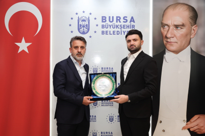 Bursaspor’a Büyükşehir’den yeni sponsorluk desteği: BESAŞ ve B KAFE formaya giriyor