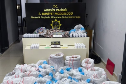 Hastane otoparkında dev operasyon: Araçtan 256 bin 900 sentetik ecza çıktı