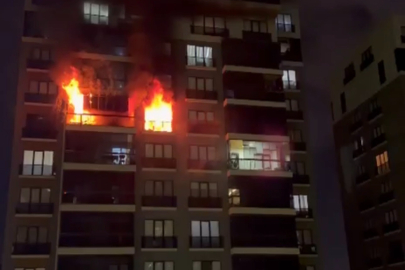 Bursa'da apartman dairesinde yangın: 4 kişi dumandan etkilendi