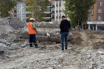 Çorum'da yıkım çalışması sırasında insan kafatası ve kemikler bulundu