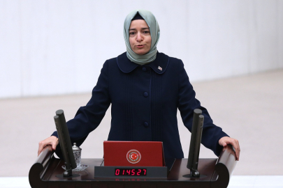 AK Parti Genel Başkan Yardımcısı Fatma Betül Sayan Kaya görevinden istifa etti