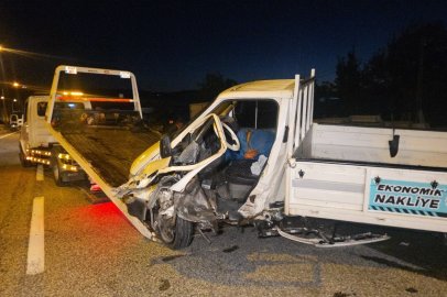 Bursa’da otomobil kamyonete çarptı: 250 metre savruldu, 3 kişi yaralandı