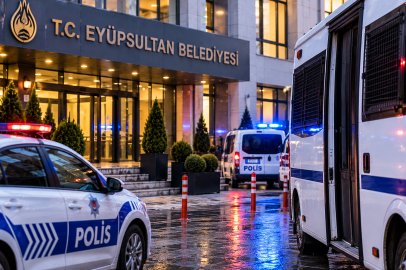 Eyüpsultan Belediyesi soruşturmasında karar: Başkan Özmen dahil 13 kişi tutuklandı
