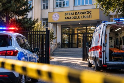 Esenyurt’ta lisede bıçaklı kavga: 2 öğrenci hastaneye kaldırıldı