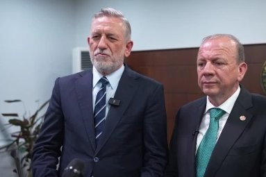 Burkay’dan yeni başkan Matlı’ya tebrik: "Allah yar ve yardımcısı olsun"