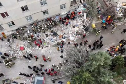 Maltepe'de çöken binadan çocuk kurtarıldı! Ekiplerin çalışması sürüyor