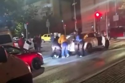 Bursa'da iki aile arasında kavga! Trafik polisleri müdahale etti
