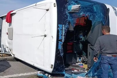 Manisa'da TIR ile yolcu otobüsü çarpıştı: Can kayıpları ve çok sayıda yaralı var!