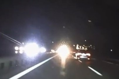 Bursa'da otobanda korku dolu anlar! Ters yönden gelen otomobil kamerada