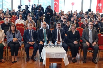 Bursa'da gazetecilere ve kamu çalışanlarına kritik eğitim! Dezenformasyon ve yapay zekâ masaya yatırıldı