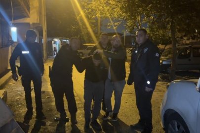 Bursa’da hareketli gece: 15 yıl hapis cezasıyla aranan arkadaşını yakalatmamak için havaya ateş açtı