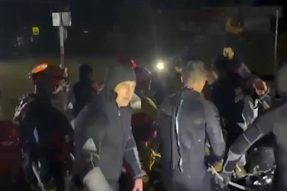 Ünlü oyuncu Demet Özdemir selde mahsur kaldı! Kurtarma ekipleri botla tahliye etti