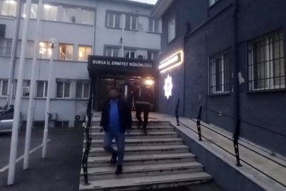 Bursa'da sahte savunma sanayii şirketiyle dolandırıcılık iddiası! Evlerinden cephaneliği andıran malzemeler çıktı