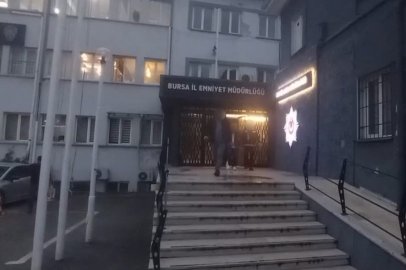 Bursa'da sahte savunma sanayii şirketiyle dolandırıcılık iddiası! Evlerinden cephaneliği andıran malzemeler çıktı
