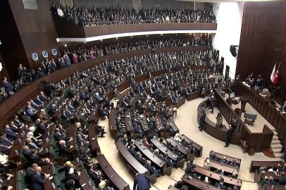 Erdoğan'dan sert sözler: "Kiminle savaştasınız, seferberlik çıktı da bizim mi haberimiz yok?"